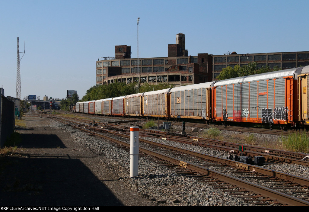 121 heads away through Milwaukee Junction